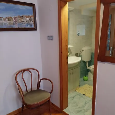 App Antonija בית הארחה *