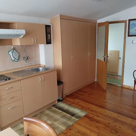 בית הארחה App Antonija פיראן