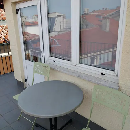 App Antonija بيت ضيافة بيران